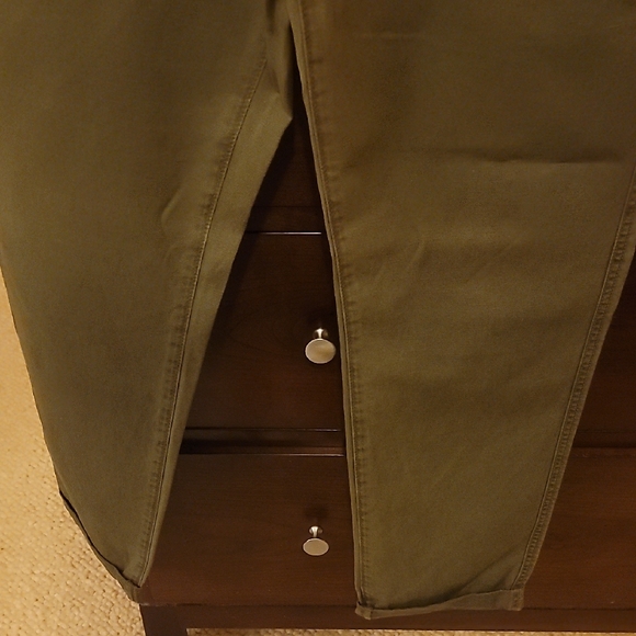 AG Adriano Goldschmied Olive Cropped Pants - Picture 3 of 11